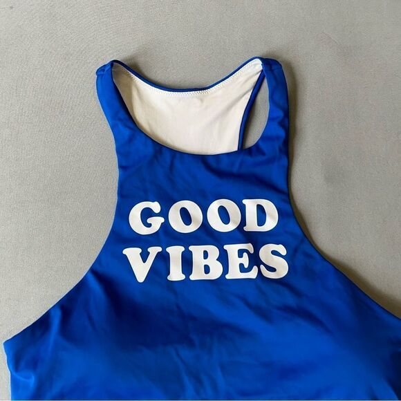 🎉5 for $45  🎉pink victoria secret Bikini Top Women Size M Blue - Picture 2 of 8